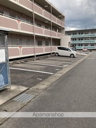 プルミエル[2LDK/57.48m2]の駐車場