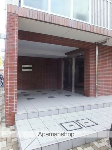 コンフォリア早稲田の玄関写真