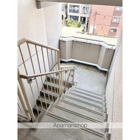 グレイス茶屋ヶ坂駅前の玄関写真