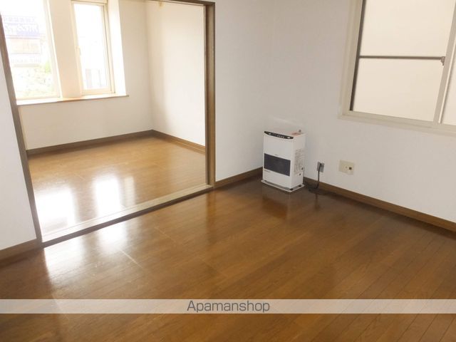 シャネル月寒の内装写真