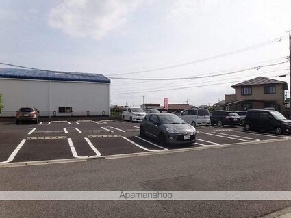 サン　フォレスト　ヴィラ[2LDK/57.52m2]の駐車場1