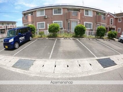 リバーサイド５　Ａ棟[2DK/46.06m2]の駐車場1