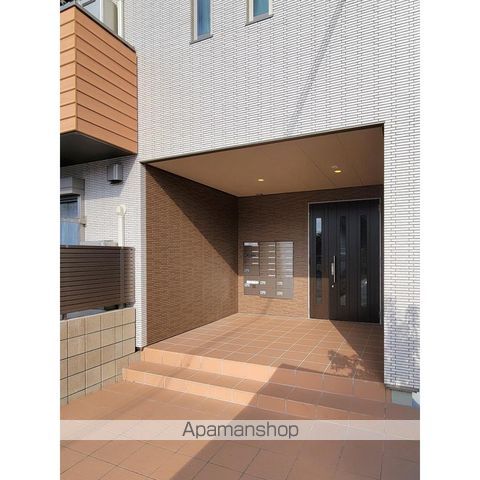 ユニグレイスの玄関写真