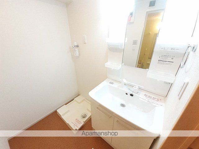 シャン ドゥ フルール Cの内装写真