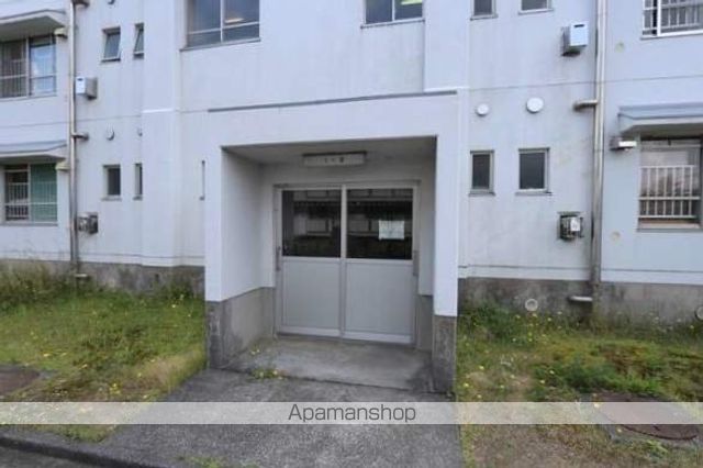 ビレッジハウス大嶺1号棟の玄関写真