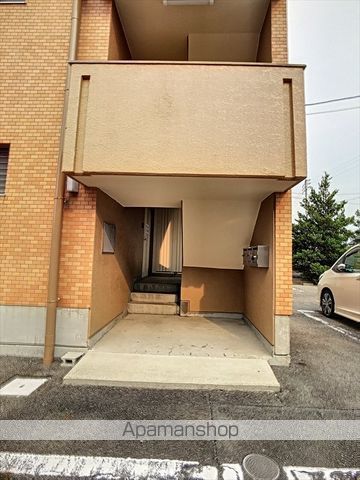 ヒルズ板倉の玄関写真