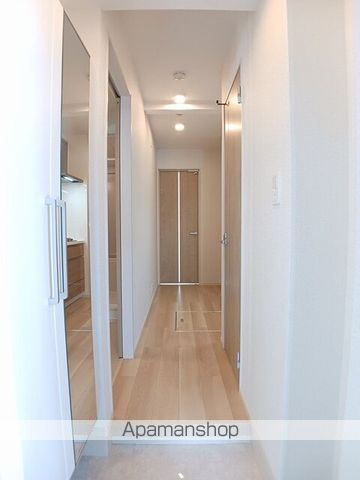 ウエスト　コミタリアⅢ[1K/27.02m2]の玄関