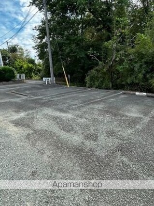 サンシャインⅡ[2K/45.44m2]の駐車場1