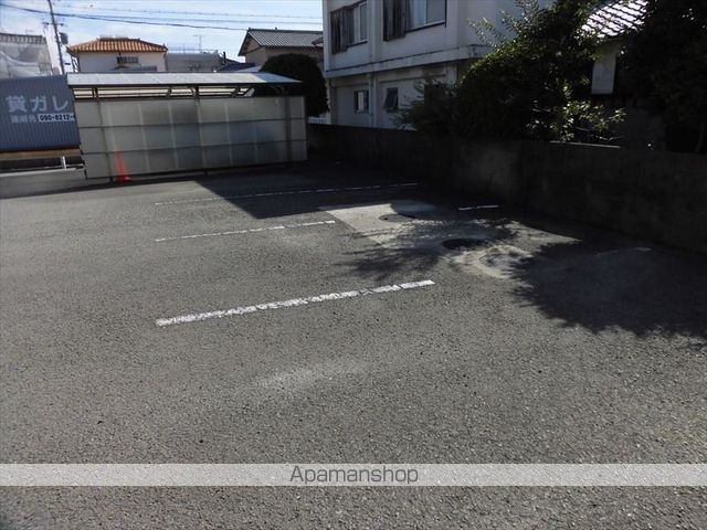 山本マンション[3K/39m2]の駐車場2