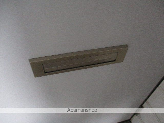 HOLMESの玄関写真