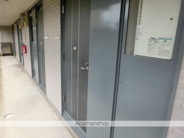 レオパレスゆうの玄関写真