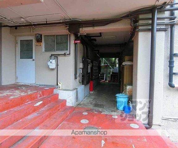 京栄マンションの玄関写真
