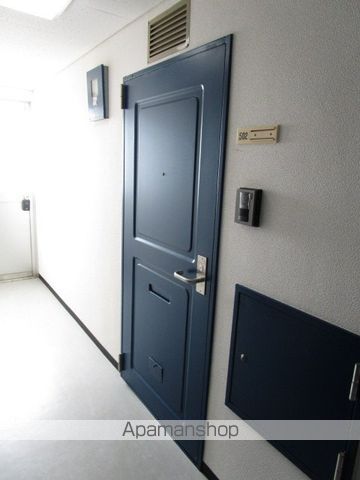 ヴェルジュ松波の玄関写真