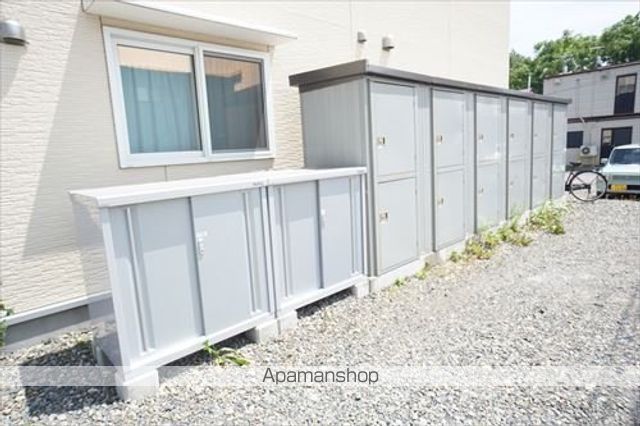 ユトリロ電信通の外観写真