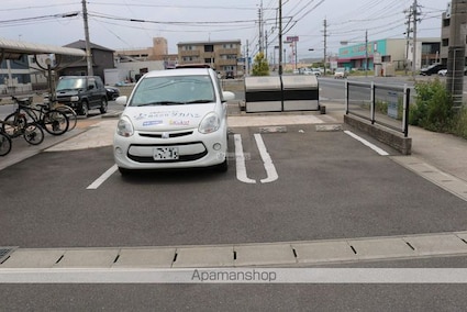 モンレーブＭ[1K/31.65m2]の駐車場1