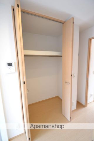 フォーゲルテラス ブラウ IVの内装写真