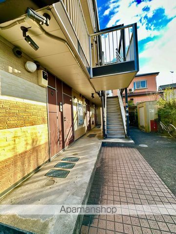 レオパレスWINの玄関写真