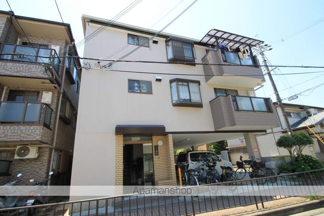 マンション長栄の外観写真