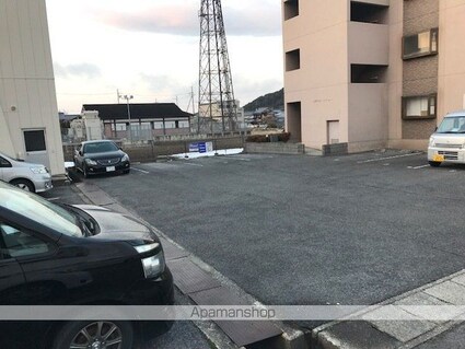 滋賀県近江八幡市安土町下豊浦[店舗/61.89m2]の駐車場2