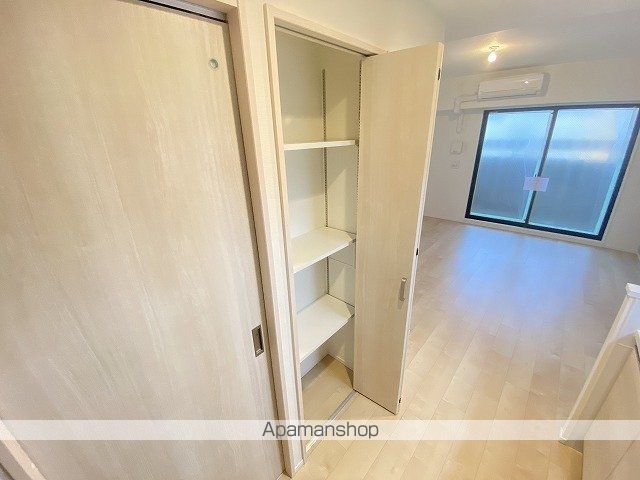 スプランディッドVIIIの内装写真