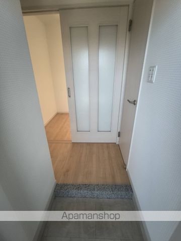 名古屋市港区 3階建 築9年の内装写真