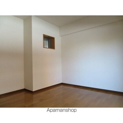 神奈川県横浜市鶴見区生麦３丁目[1K/28.07m2]のリビング・居間