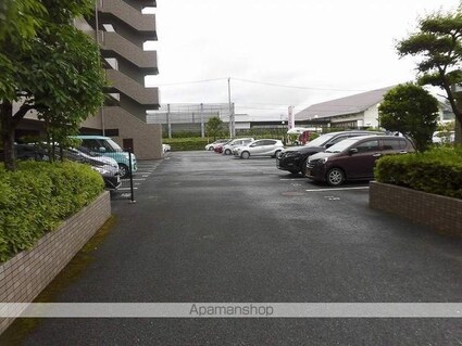 サーパス弥右衛門公園[4LDK/78.45m2]の駐車場