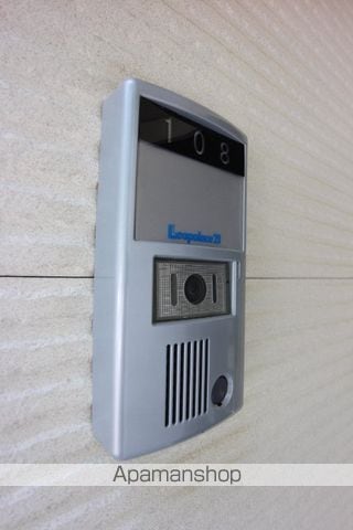 レオネクストルーエン岩畠の玄関写真