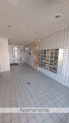 総業八軒ハイムの玄関写真