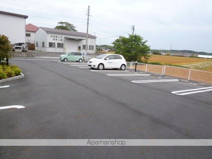 インターフェイス[2LDK/58.86m2]の駐車場