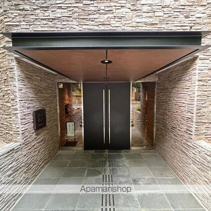 パークアクシス溜池山王[1R/29.7m2]のエントランス