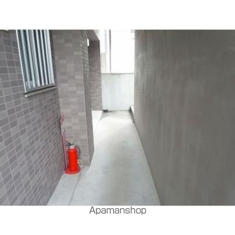 第2鶴栄ビルの玄関写真