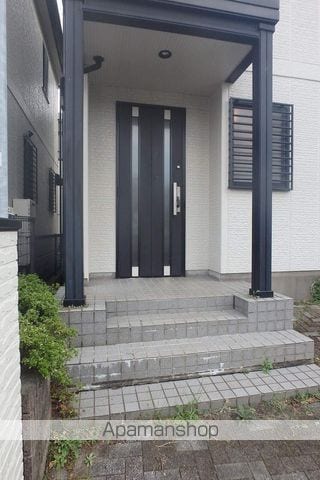 さいたま市緑区 2階建 築27年の玄関写真