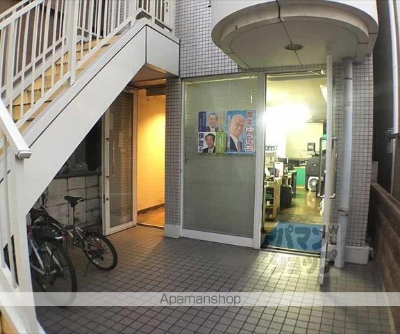 ITO TOMI BUILDの玄関写真