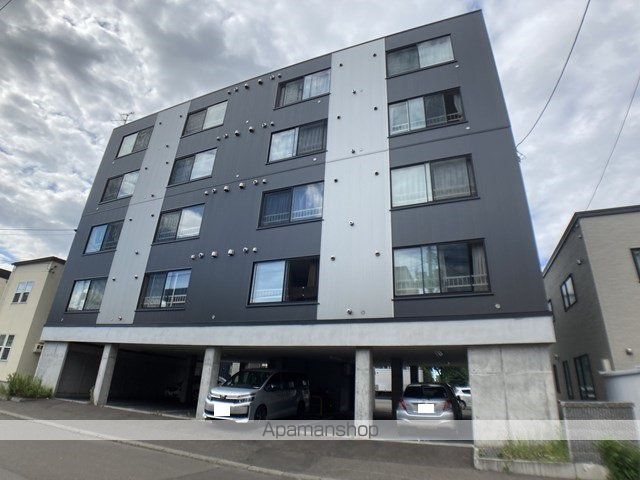十三和マンションの外観写真