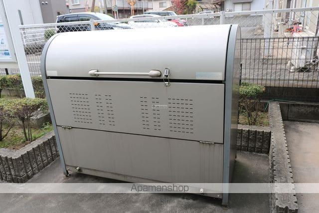 レオネクスト三本松の玄関写真