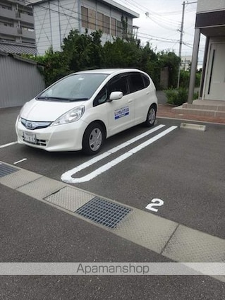 シャーメゾン今福[2LDK/54.81m2]の駐車場