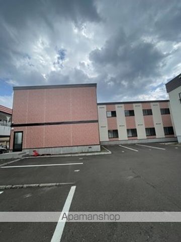 レオパレスW WESTの外観写真
