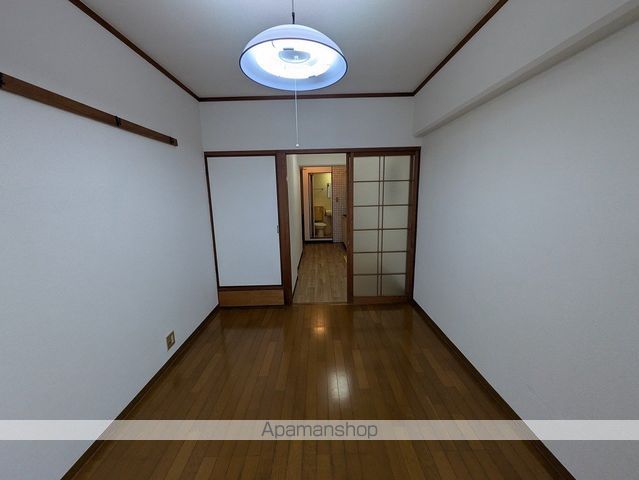中高下ビルの内装写真