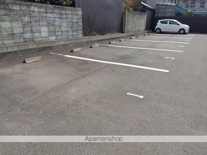 レオパレスラパン[1K/20.28m2]の駐車場4