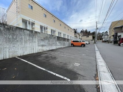 レオパレスサンジェルマン函館山[1K/23.31m2]の駐車場