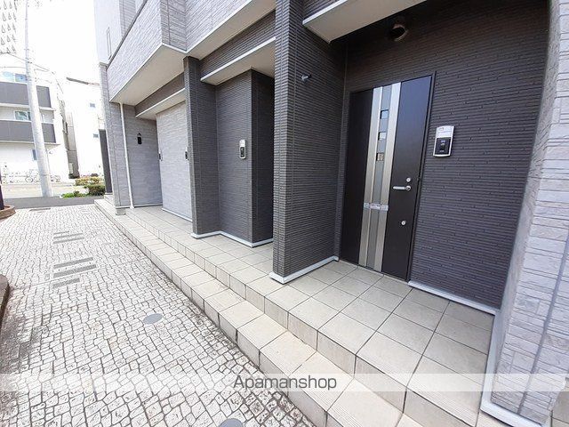 モデッサ芳野Nの玄関写真