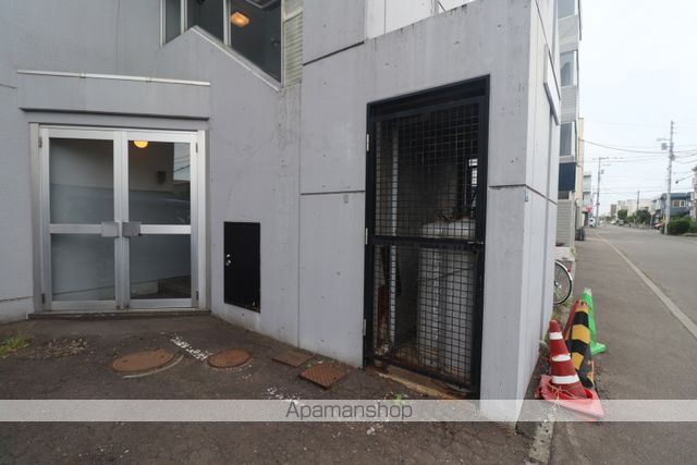 STUDIO 7の玄関写真