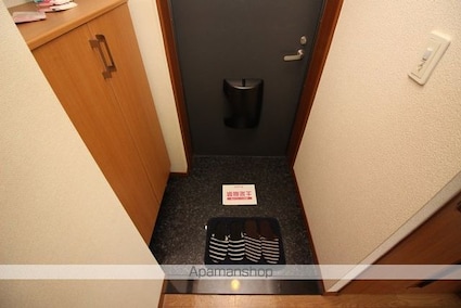 プランドールヒルズ弐号館[2LDK/57.85m2]の玄関