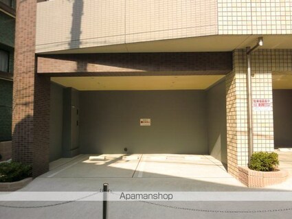 フェニックス西新宿弐番館[1K/20.43m2]の駐車場