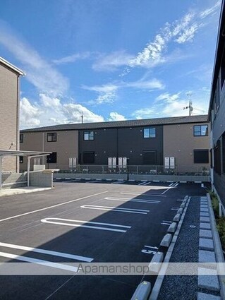 メゾン　ヴォロンテ　Ⅰ[2LDK/59.66m2]の駐車場