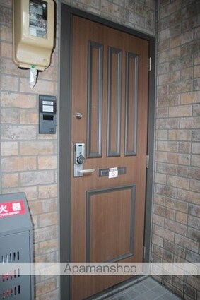 ドミール六条[1LDK/45.38m2]のエントランス