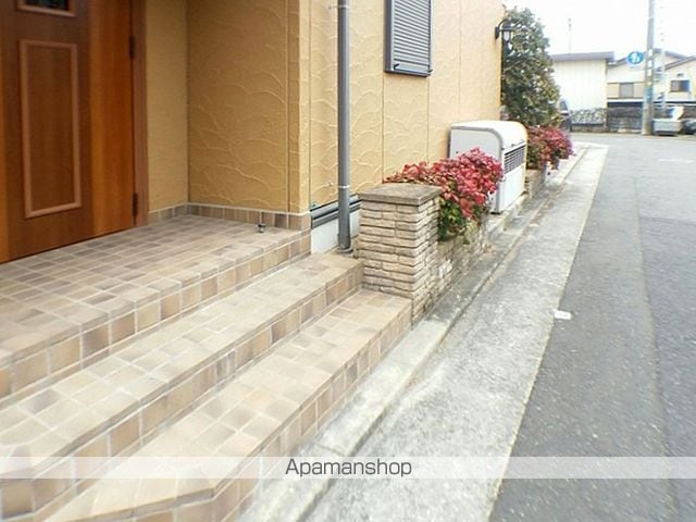 シャロンタウンハウスII A棟の内装写真
