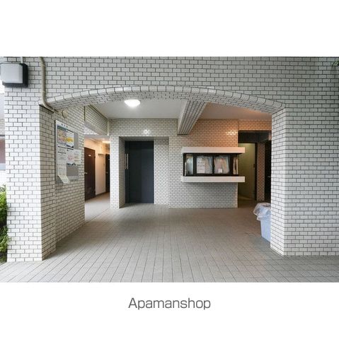 コスモリード武蔵中原の玄関写真
