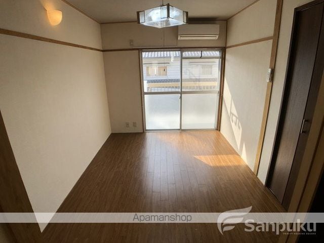スカイハイツ居相の内装写真